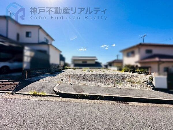 ・スーパーや小学校が徒歩10分圏内♪