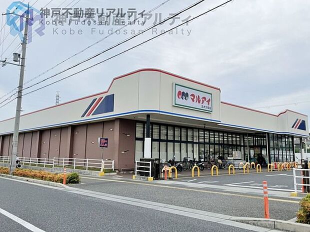 マルアイ北大久保店 徒歩10分。 760m