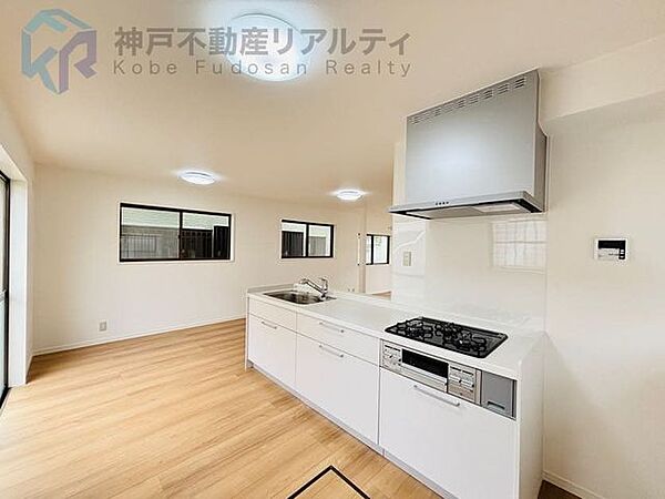 ●床下収納のあるキッチン♪リフォーム済みにつき綺麗です♪
