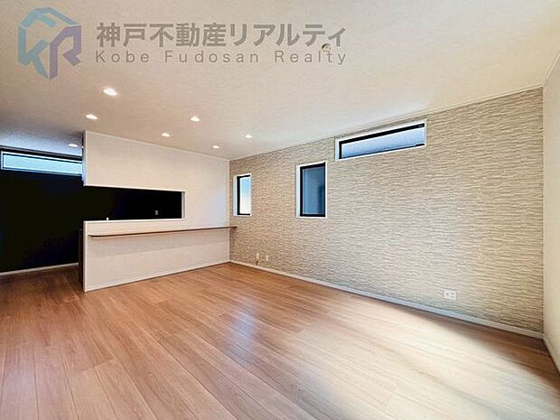 ◆周囲の視線が気にならずゆっくりとお過ごしいただける2階リビングです♪