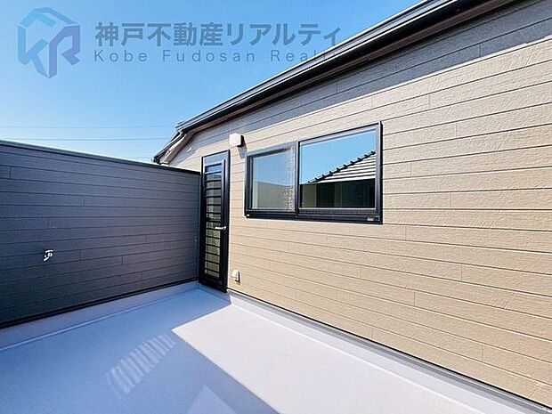 広々ルーフバルコニーがございます♪