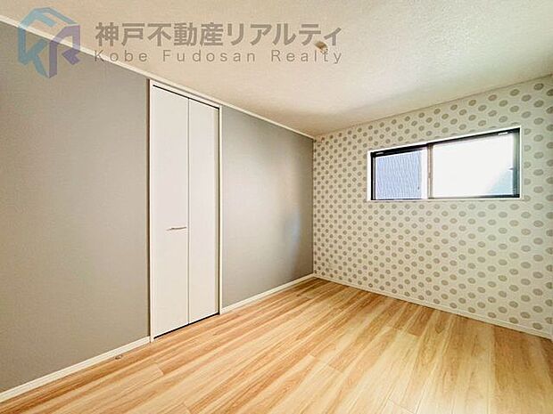 シンプルで明るい空間。どんなインテリアにも合わせやすい、使いやすいお部屋です。