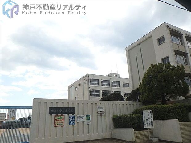 明石市立中崎小学校 徒歩9分。 670m