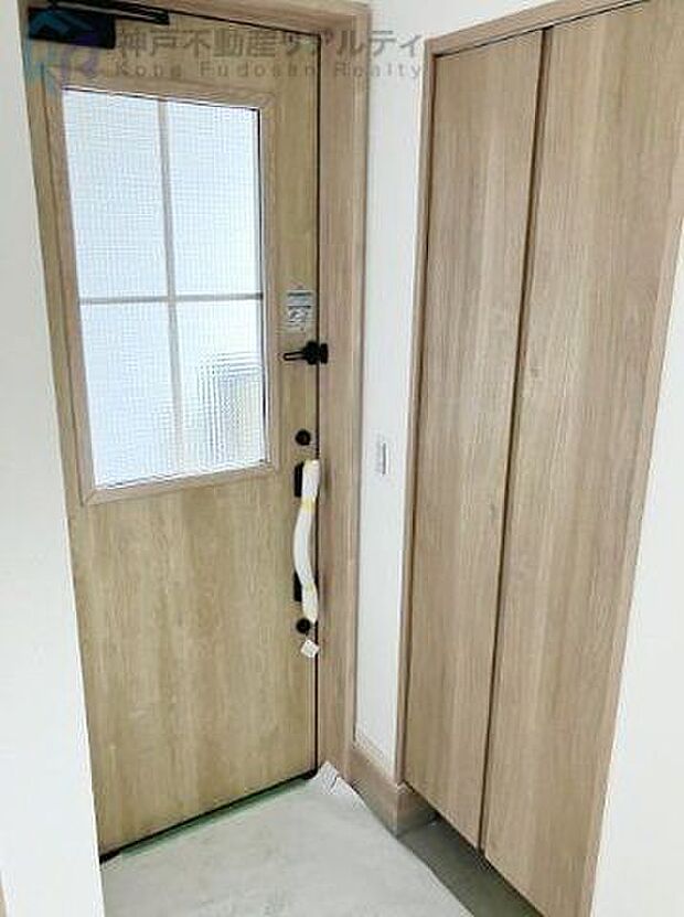 玄関収納ございます♪