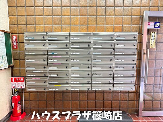 玄関ポスト。ダ...