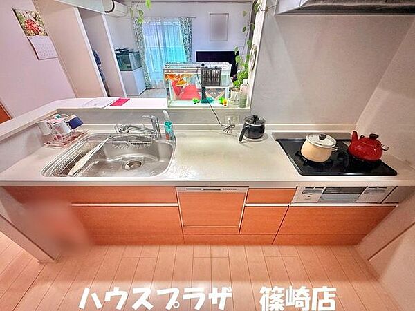 食洗機付きのシステムキッチンとなります。