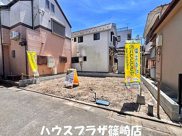 前面道路は車通りが少ないので小さなお子様も安心です！R8.7月撮影