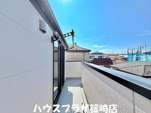 広めのバルコニーなので家事もしやすいです！