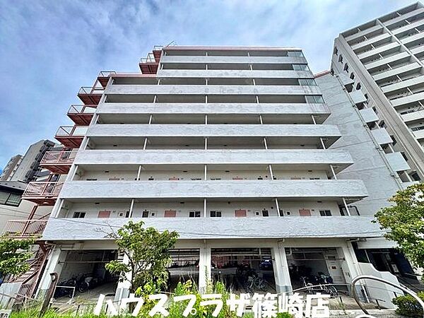 南向きのバルコニーなので日当たりが良好です。　R8.8月撮影