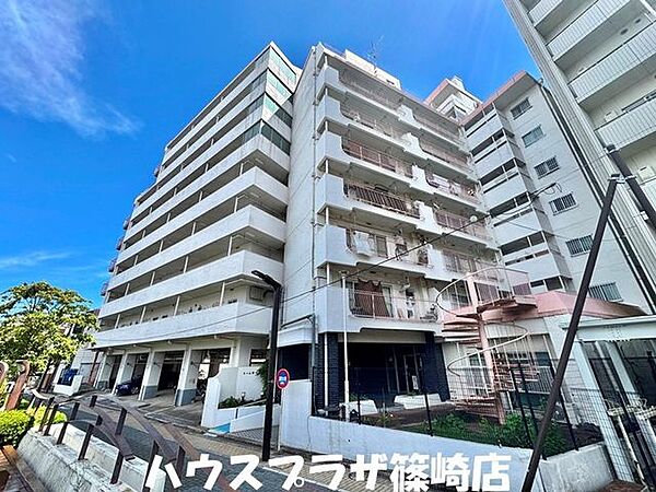 シューズインクローゼット、ウォークインクローゼットが付いている収納が多いお部屋です。　R8.8月撮影