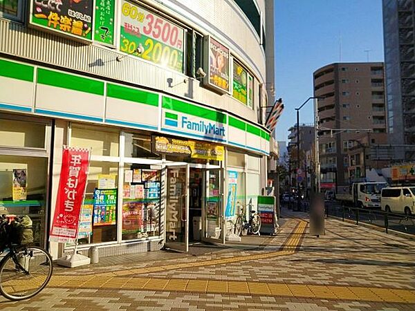ファミリーマート葛飾たつみ橋店 徒歩2分。 130m