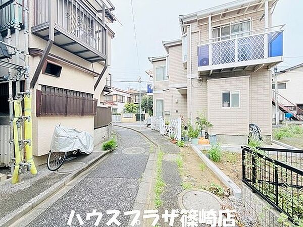 西側には自転車及び歩行者専用通路に面しております！R8.8月撮影