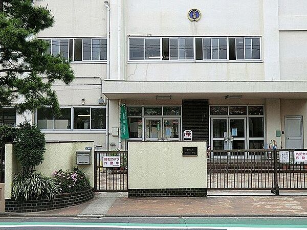 葛飾区立小松南小学校 徒歩6分。 440m