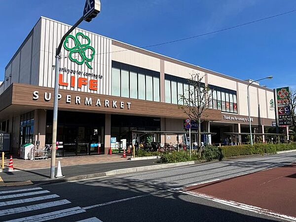 ライフ本一色店 徒歩4分。 280m
