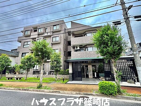 モダンな雰囲気の外観になります！R8.8月撮影