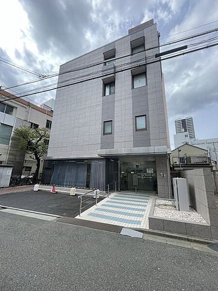 西村記念病院 徒歩6分。 430m