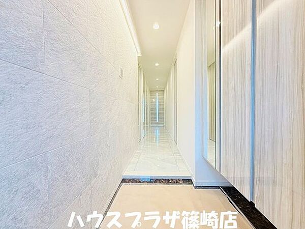まるでホテルのような玄関、廊下となっております。