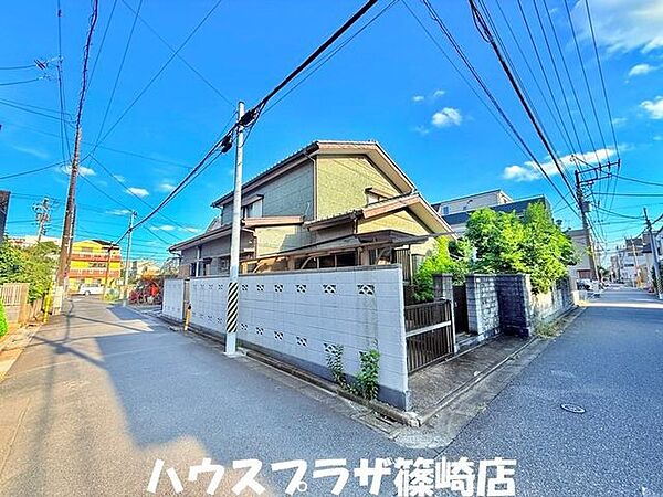 日当たり良好な角地です。R8.10月撮影