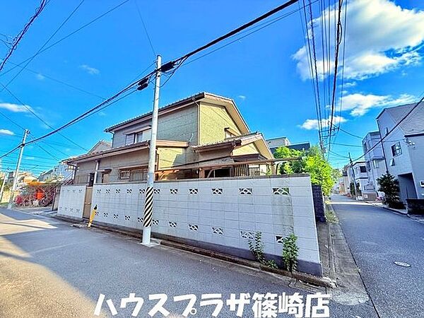 閑静な住宅街の為、落ち着いた毎日を過ごせます。R8.10月撮影