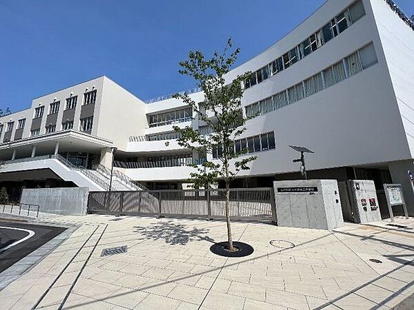 江戸川区立小岩第二中学校 徒歩9分。 720m