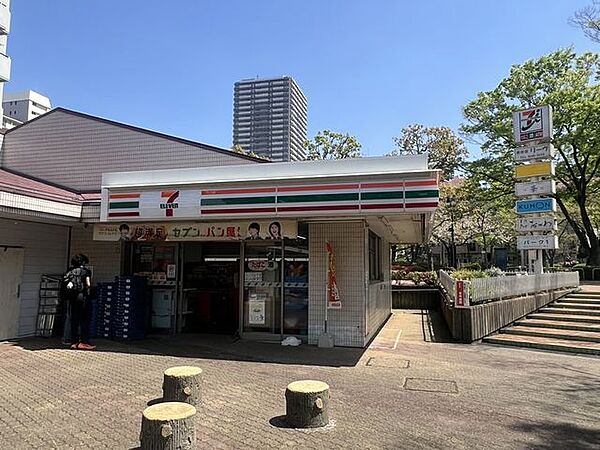 セブンイレブン東大島駅前店 徒歩3分。 230m