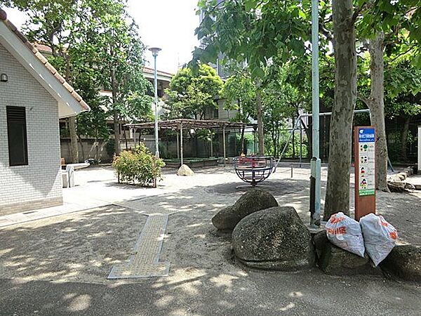 南小岩七丁目南児童遊園 徒歩5分。 390m