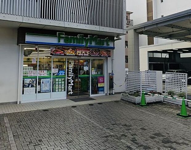 ファミリーマート本郷名古屋店 500m