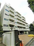 麻布十番駅より徒歩8分 築55年6ヶ月 7階建の賃貸物件