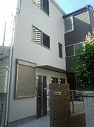 西新宿五丁目駅より徒歩5分 築13年7ヶ月 3階建の賃貸物件