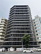 新宿御苑前駅より徒歩7分 築1年2ヶ月 15階建の賃貸物件