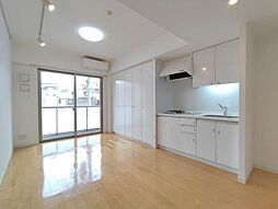 ストーリア神宮前 3階1Kのリビング/ダイニング