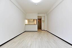 モンテ・オーロ 102 1階1Kのリビング/ダイニング