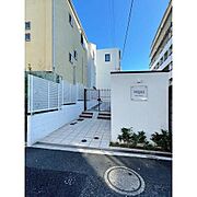 新大塚駅より徒歩5分 築6年2ヶ月 3階建の賃貸物件