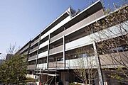 成城学園前駅より徒歩10分 築4年9ヶ月 5階建の賃貸物件