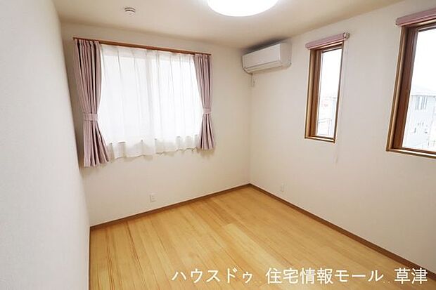 お子様が成長しても使えるお部屋。勉強やお友達の訪問の際もお部屋があると嬉しいですね。