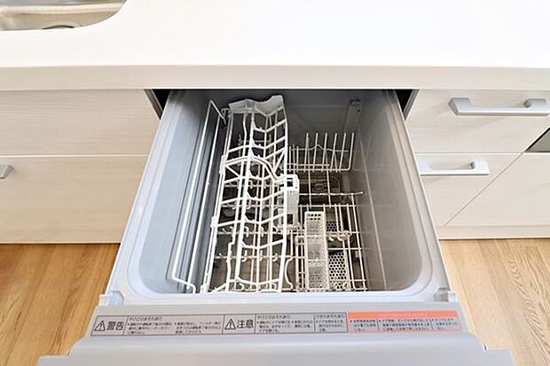 食器乾燥機付きなので洗い物の時間短縮ができますね。