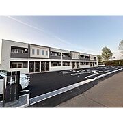 みどりの駅よりバス13分 徒歩12分 1階 新築の賃貸物件