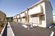 万博記念公園駅より徒歩10分 築9年1ヶ月 2階建の賃貸物件