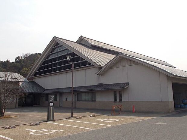 桜井市立図書館 1020m