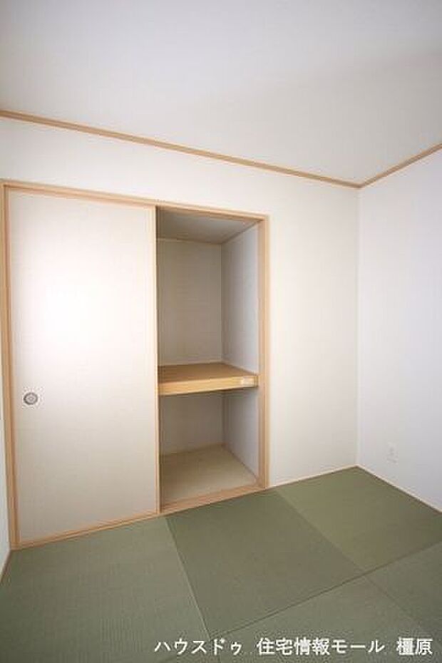 押入れのある和室は寝室や客間として便利にご利用頂けます。（同仕様）