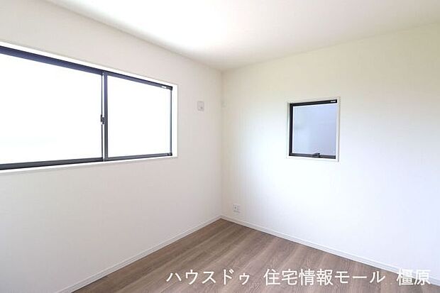 洋室は全て2面採光。風通しも問題ありません。