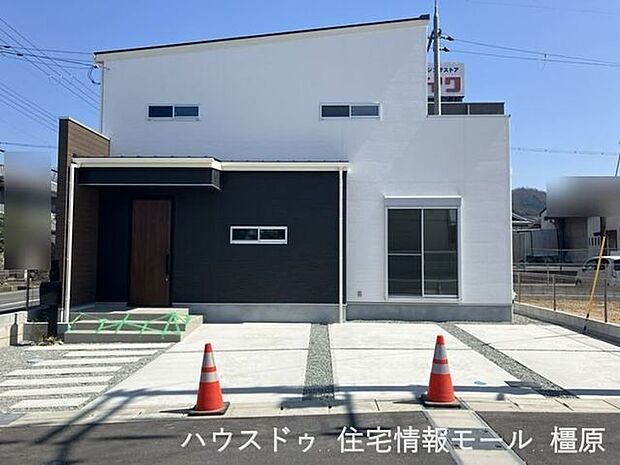 19.14帖の大きなLDKを是非ご覧ください！南向きの大変明るいお部屋です。