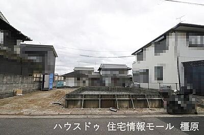 外観：畝傍北小学校まで徒歩3分、近鉄畝傍御陵前駅へ徒歩6分！通勤・通学・お買い物も便利な立地です（2025年2月13日撮影）