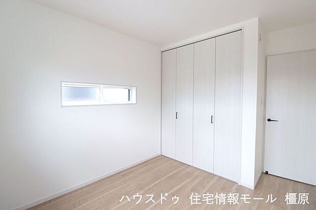 フローリング貼でお掃除楽々!いつも清潔に保てます。