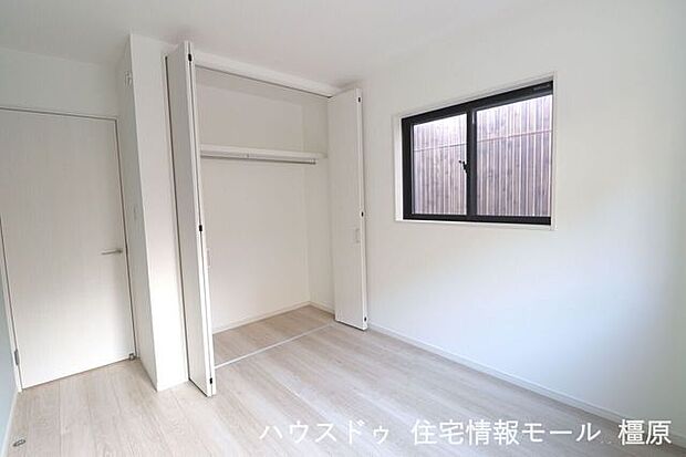 フローリング貼でお掃除楽々!いつも清潔に保てます。