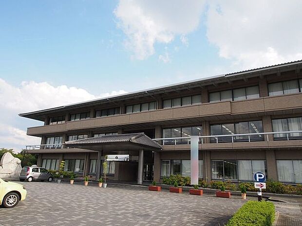 田原本町役場 880m