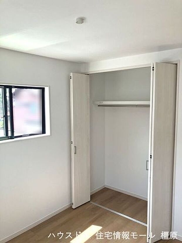 フローリング貼でお掃除楽々！いつも清潔に保てます。