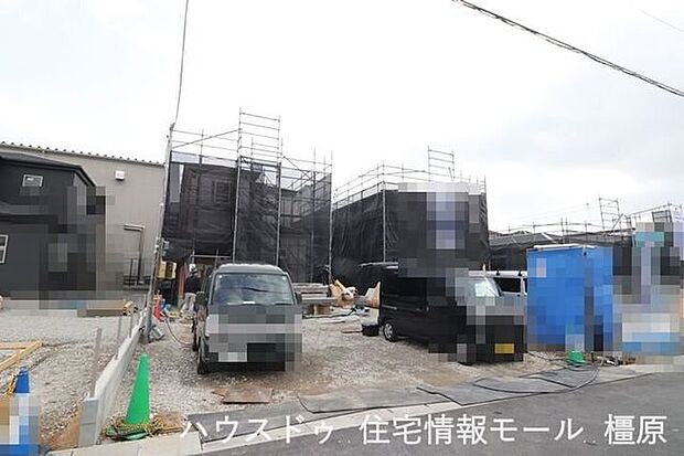 駐車は並列で3台可能!奥行きがありますので自転車などもゆったり置いていただけます。(2026年2月16日撮影)