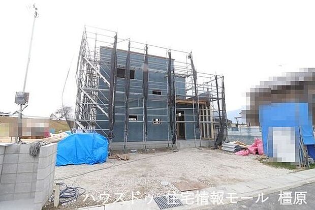 建築工事が始まりました。完成までの工程もしっかりご確認いただけます。モデルルームも是非ご覧ください。（2026年2月5日撮影）