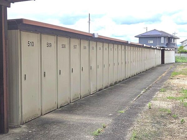 屋外ロッカー
